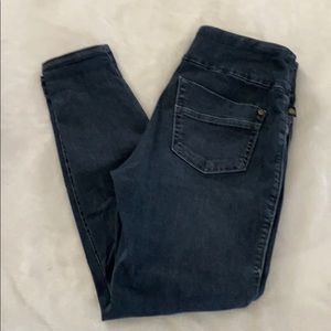 Rock & Republic Distressed Jeggings